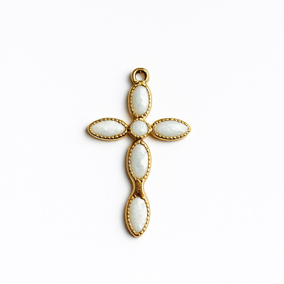 Charms croix blanche