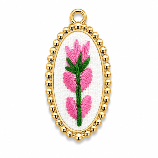 Charms Fleur Brodé en acier inoxydable – bijou fait main Suisse