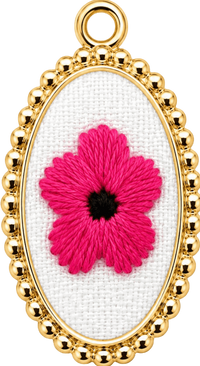 Charms Fleur Brodé en acier inoxydable – bijou fait main Suisse